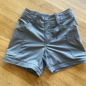 Girls green REI shorts size medium 10/12